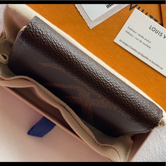 Louis Vuitton M69354 GIANT MONOGRAM ZIPPY COIN PURSE BNIB Made in France - Picture 5 of 14